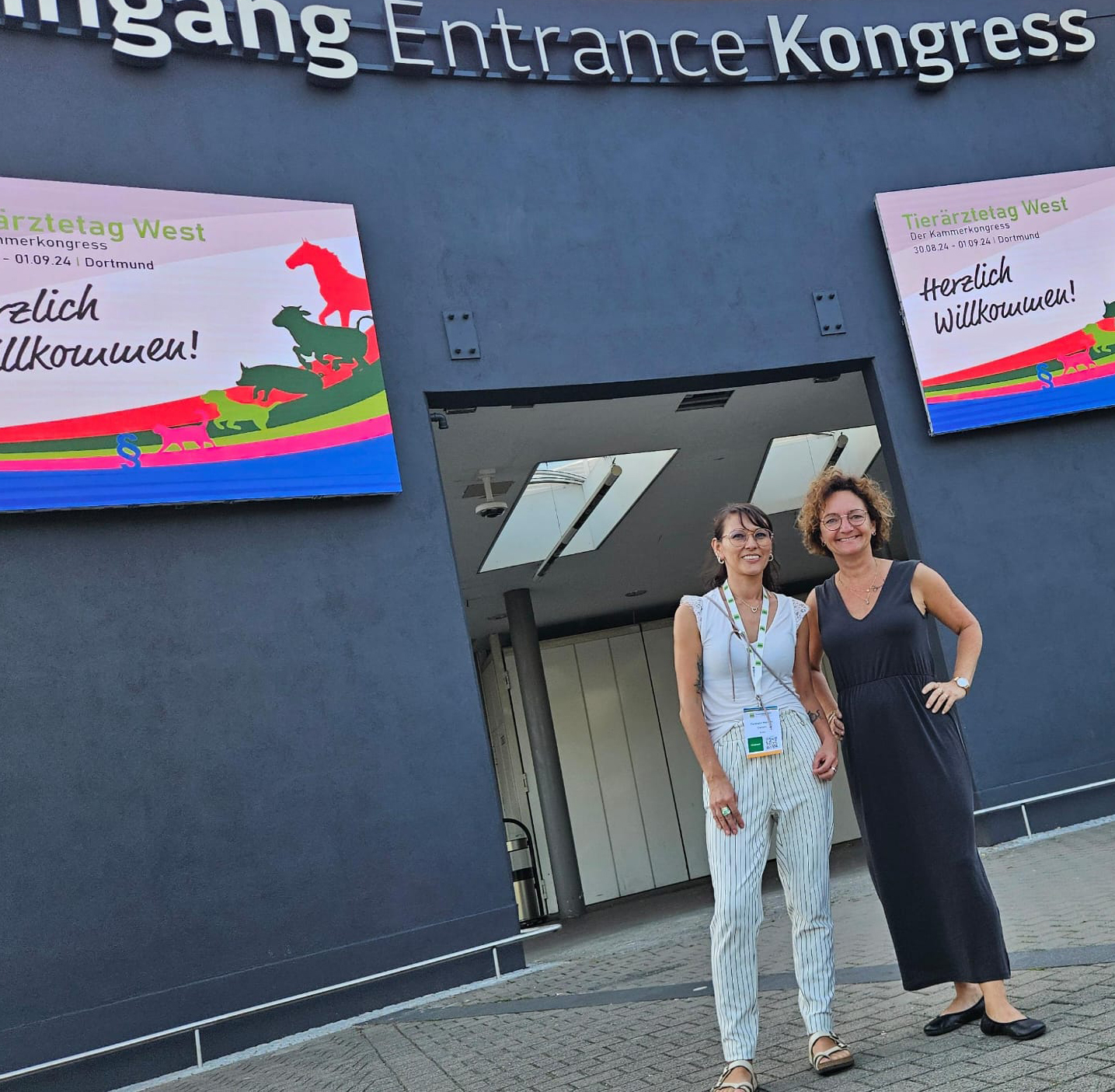 Dr. Maja Rühling und Marcela Campo beim Tierärzte-Kongress in Dortmund