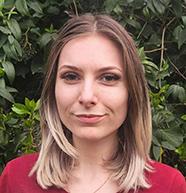 Portrait von Narmina Reitz, Angestellte in der Tierarztpraxis